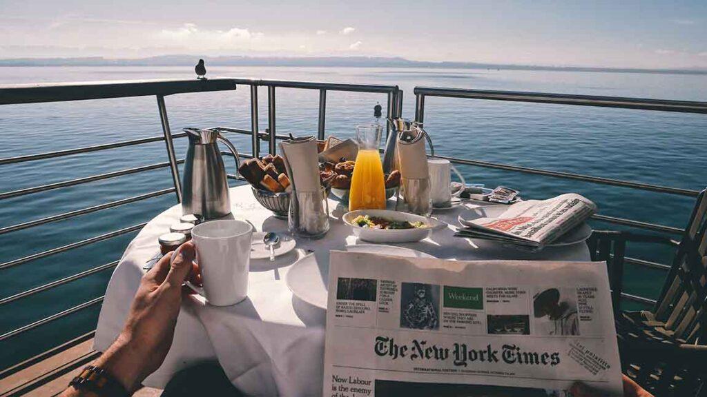 Awe-Inspiring Alaskan Cruise: Glaciers, Wildlife, and Adventure